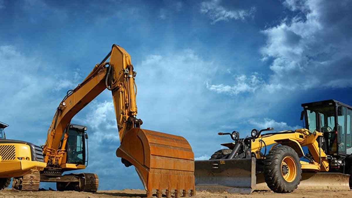 İş Makinesi Operatörlük Belgesi, inşaat, altyapı, madencilik, lojistik ve sanayi gibi birçok sektörde kullanılan iş makinelerini yasal olarak kullanabilmek için alınması zorunlu olan resmi belgedir. Ekskavatör, loder, bekoloder, greyder, silindir, dozer, vinç ve benzeri iş makinelerini kullanan operatörlerin bu belgeye sahip olmaları gerekmektedir.