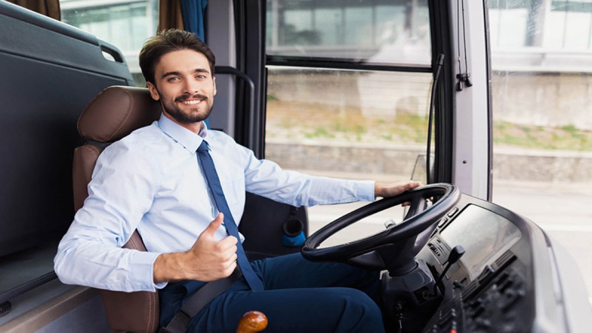 SRC 2 Belgesi, Türkiye sınırları içerisinde ticari amaçla yolcu taşımacılığı yapan sürücüler için zorunlu olan mesleki yeterlilik belgesidir. Şehir içi, şehirlerarası, servis taşımacılığı ve turizm taşımacılığı yapan tüm ticari sürücüler bu belgeyi almakla yükümlüdür.